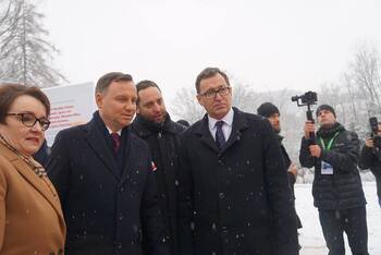 Razem z Jarosławem Szarkiem i Pawłem Skubiszem wystawę obejrzeli prezydent Andrzej Duda i minister Edukacji Anna Zalewska