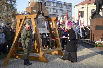 Podczas uroczystości w Rzeszowie po raz pierwszy zabrzmiał Dzwon Niepodległości