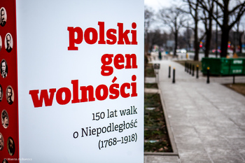 Wystawa „Polski gen wolności. 150 lat walk o niepodległość” na dziedzińcu MEN – 23 stycznia – 30 kwietnia 2019. Fot. Marcin Jurkiewicz (IPN)