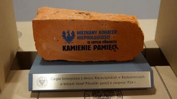 Krakowska gala projektu edukacyjnego „Kamienie Pamięci. Nieznany bohater niepodległości”