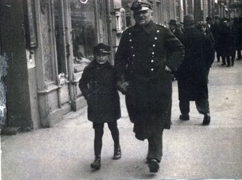Andrzej Hałaciński z synem Przemysławem, Warszawa, lata 30. Fot. Muzeum Katyńskie