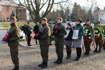 Pochówek prochów Powstańca Wielkopolskiego płk. Wincentego Wierzejewskiego i jego małżonki