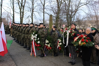 Pochówek prochów Powstańca Wielkopolskiego płk. Wincentego Wierzejewskiego i jego małżonki
